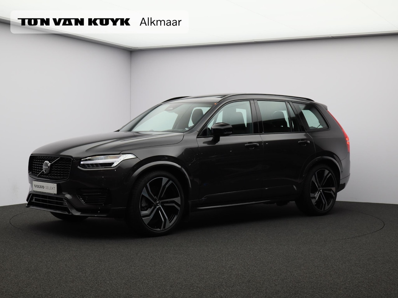 Volvo XC90 - T8 AWD Recharge Ultimate Dark / Trekhaak / Luchtvering / B&W audio / 22” / Head up display - AutoWereld.nl
