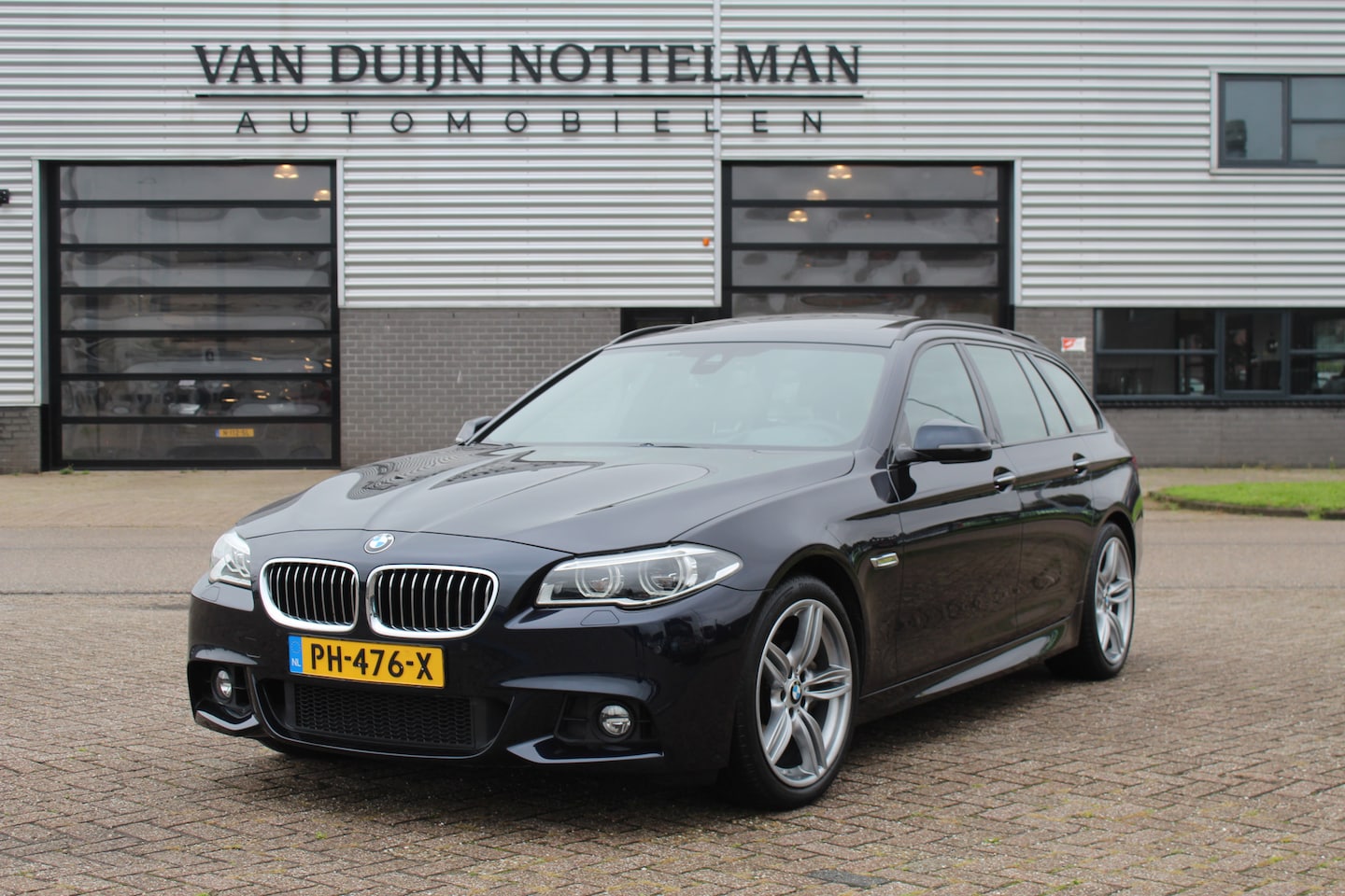 BMW 5-serie Touring - 535xd M Sport Edition High Executive / HUD / Softclose / Panoramadak - AutoWereld.nl