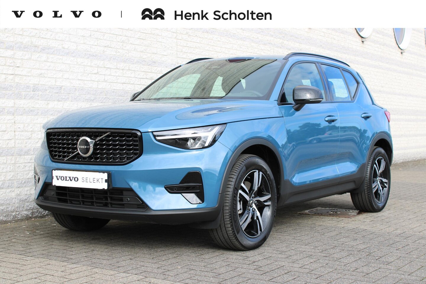 Volvo XC40 - 2.0 B4 Plus Dark | Trekhaak | Pilot Assist | Camera achter | Harman Kardon | Voorruitverwa - AutoWereld.nl