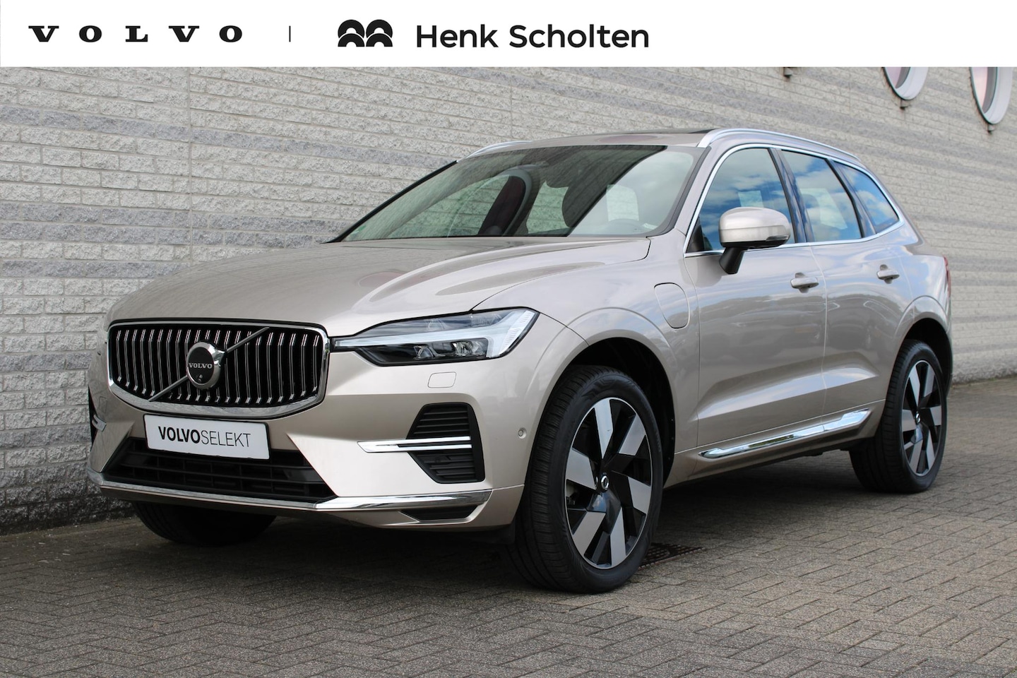 Volvo XC60 - T6 Plug-In Hybrid AWD Ultimate Bright | Trekhaak | Panoramadak | Bowers & Wilkins | Headup - AutoWereld.nl