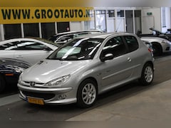 Peugeot 206 - 1.4-16V Quiksilver Airco, Trekhaak, Stuurbekrachtiging