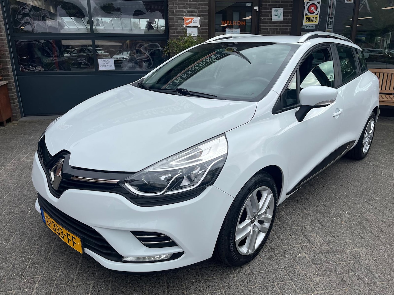 Renault Clio Estate - 0.9 TCE Limited Navigatie - AutoWereld.nl