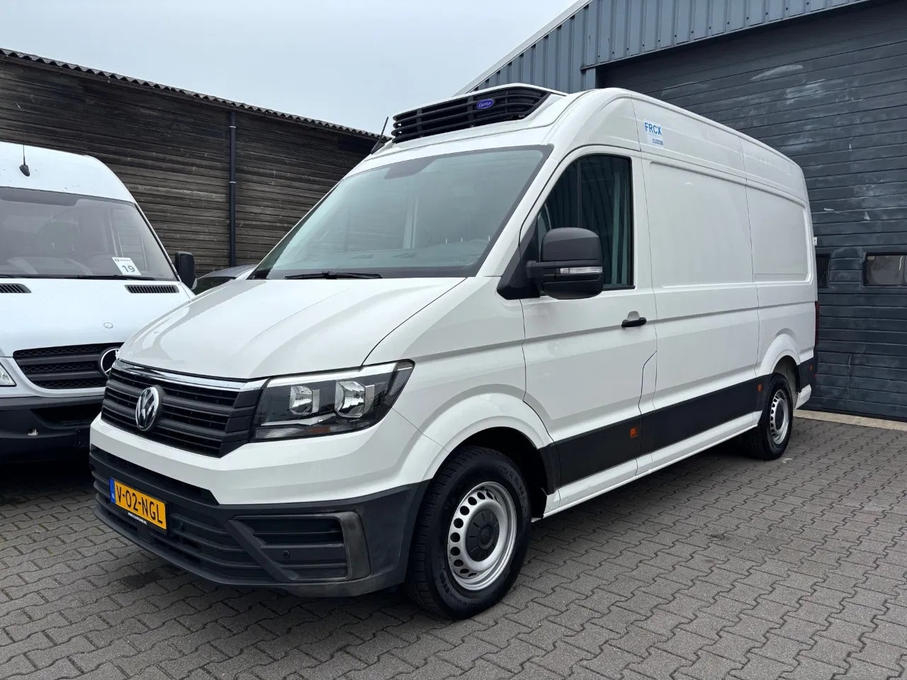 Volkswagen Crafter - 2.0 TDI Automaat L3 H3 Carrier Xarios 300 -20 Graden - AutoWereld.nl