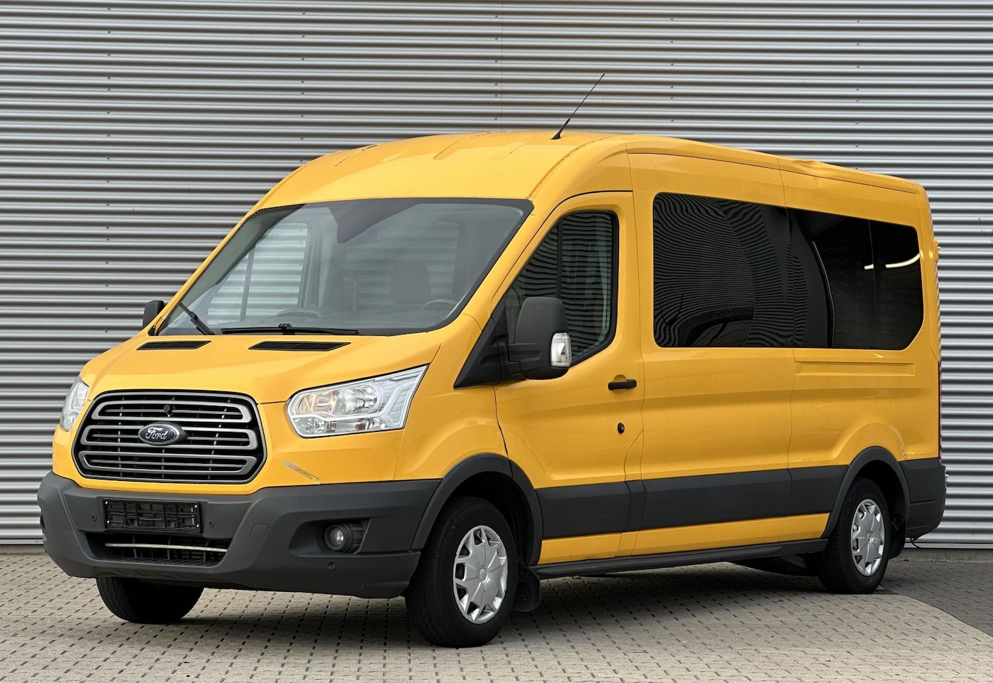 Ford Transit Kombi - 350 2.0 TDCI L3H2 Trend Personenbus - AutoWereld.nl
