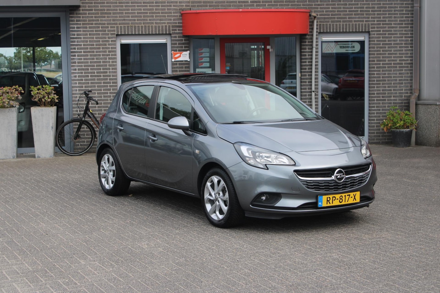 Opel Corsa - 1.4 Online Edition Pano/NL auto/Dealer onderhoud!! - AutoWereld.nl