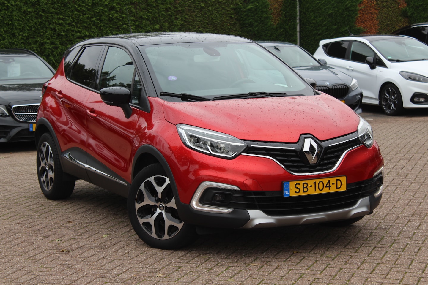 Renault Captur - 1.2 TCe Intens / Camera / Navigatie / Keyless / 17'' / DAB / Armsteun / Apple CarPlay / Cr - AutoWereld.nl