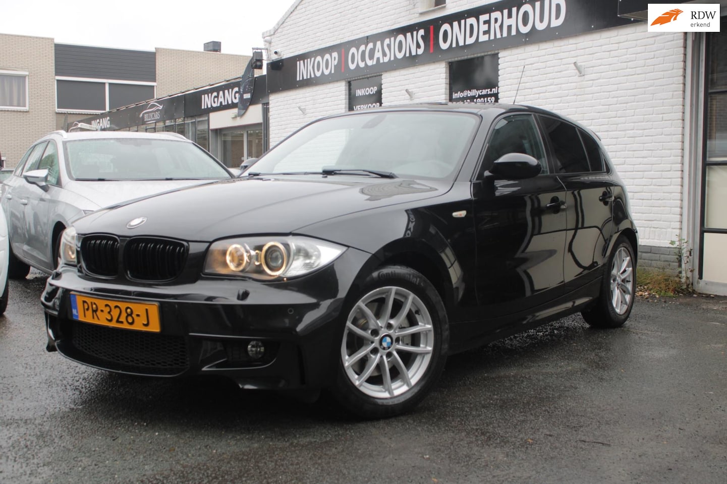 BMW 1-serie - 120i High Executive | Airco | Elec Ramen | Pano | Parkeersensoren | Stoelverwarming - AutoWereld.nl
