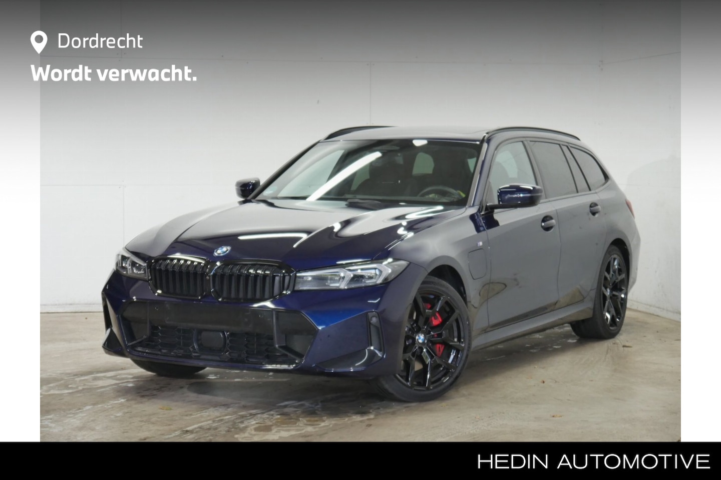 BMW 3-serie Touring - 330e M-Sport Pro | Trekhaak | 19" | Panorama | Memory | Driving Assistant Professional | H - AutoWereld.nl