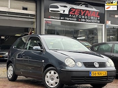 Volkswagen Polo - 1.4-16V Comfortline Cruise Airco NAP