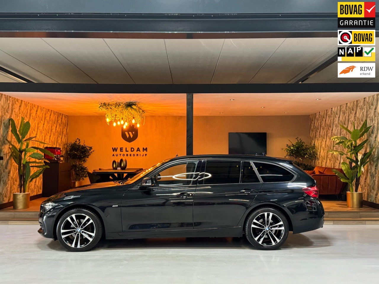 BMW 3-serie Touring - 320i xDrive Edition Sport Line Shadow Executive Garantie Head-Up Pano Camera Elek Achterkl - AutoWereld.nl