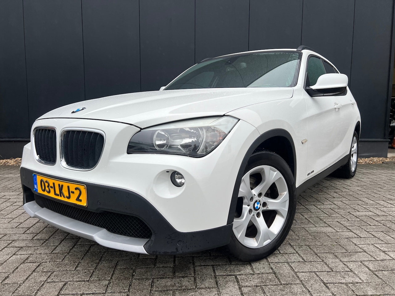 BMW X1 - SDrive18i Exe Aut/Leer/Navi/OrgNl/Nap!! - AutoWereld.nl