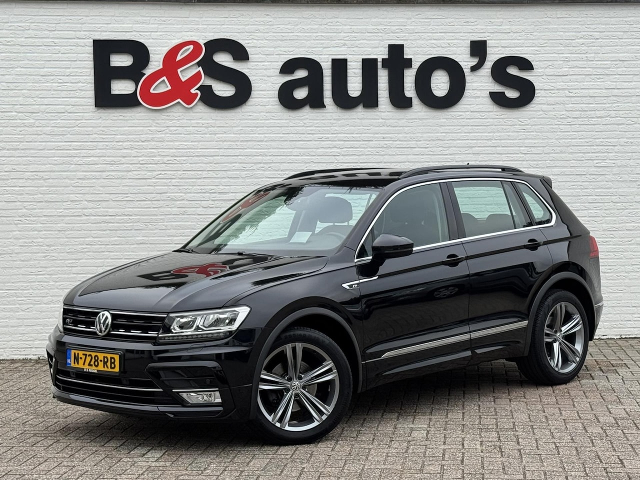 Volkswagen Tiguan - 1.4 TSI ACT R-line Led Adaptieve cruise Navigatie Pdc voor+achter Lane assist - AutoWereld.nl