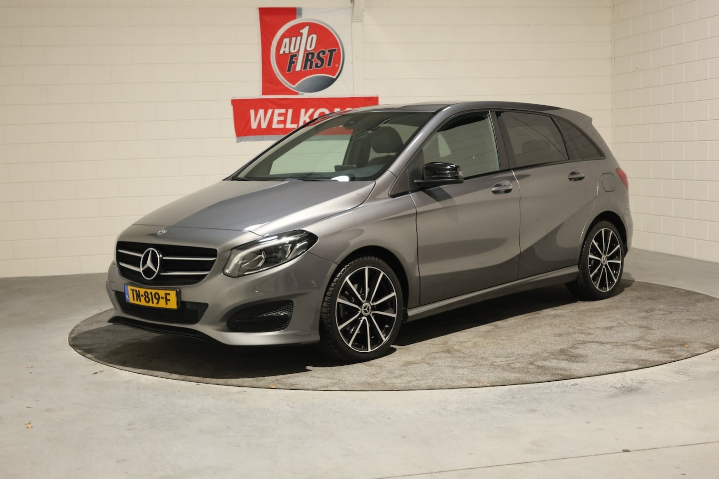 Mercedes-Benz B-klasse - 180 Ambition 180 Ambition, NL auto, Volledig dealer onderhouden, Navi, Clima, Cruise, 18 inch, Afn.trek - AutoWereld.nl