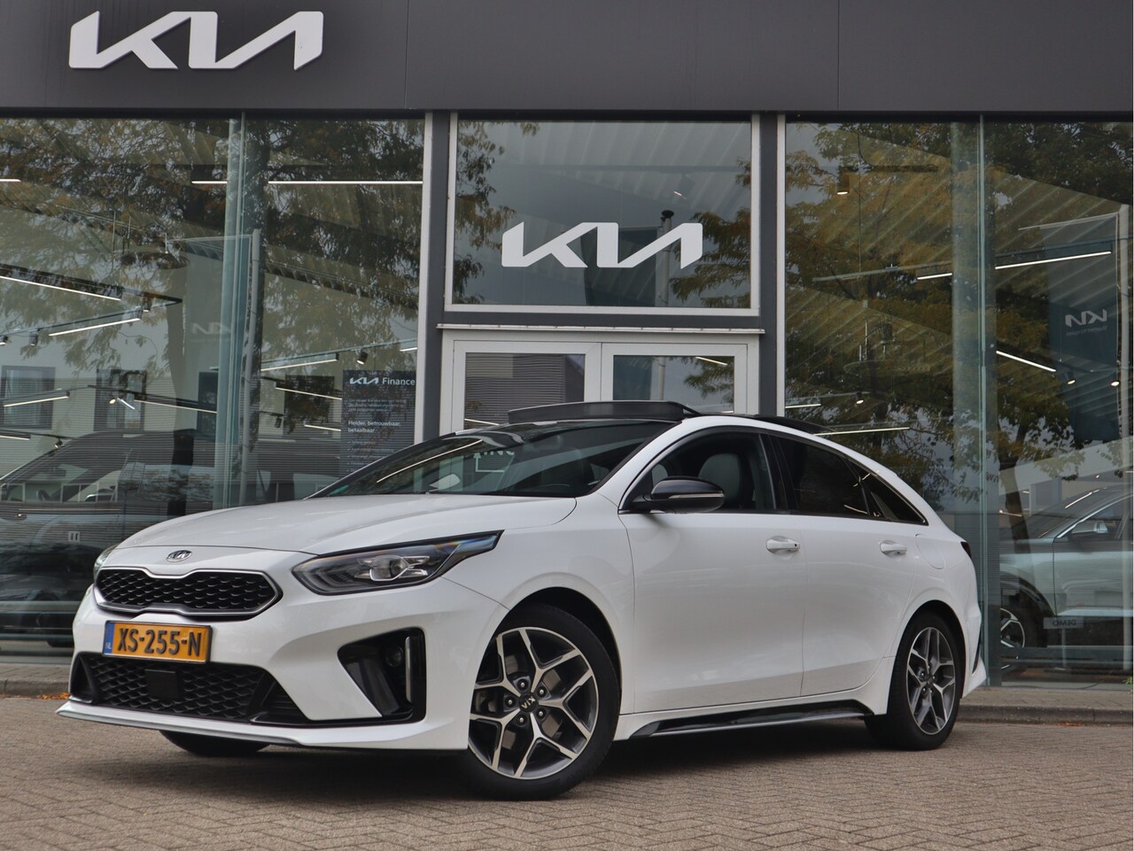 Kia Pro cee'd - 1.4 T-GDI GT-Line Afneembare trekhaak | Schuif- Kanteldak | Navigatie | Camera | Stoelverw - AutoWereld.nl