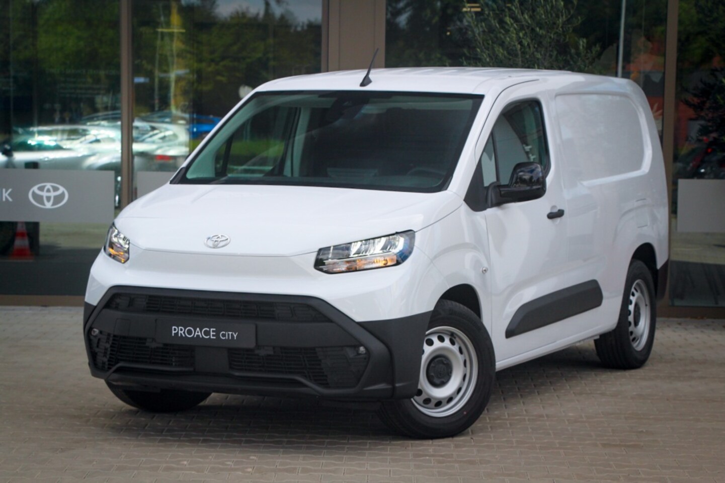 Toyota PROACE CITY Electric - Long 50 kWh L2 Challenger - AutoWereld.nl