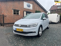 Volkswagen Touran - 1.5 TSI Comfortline Edition 7p ( Automaat + Carplay + Climate controle )