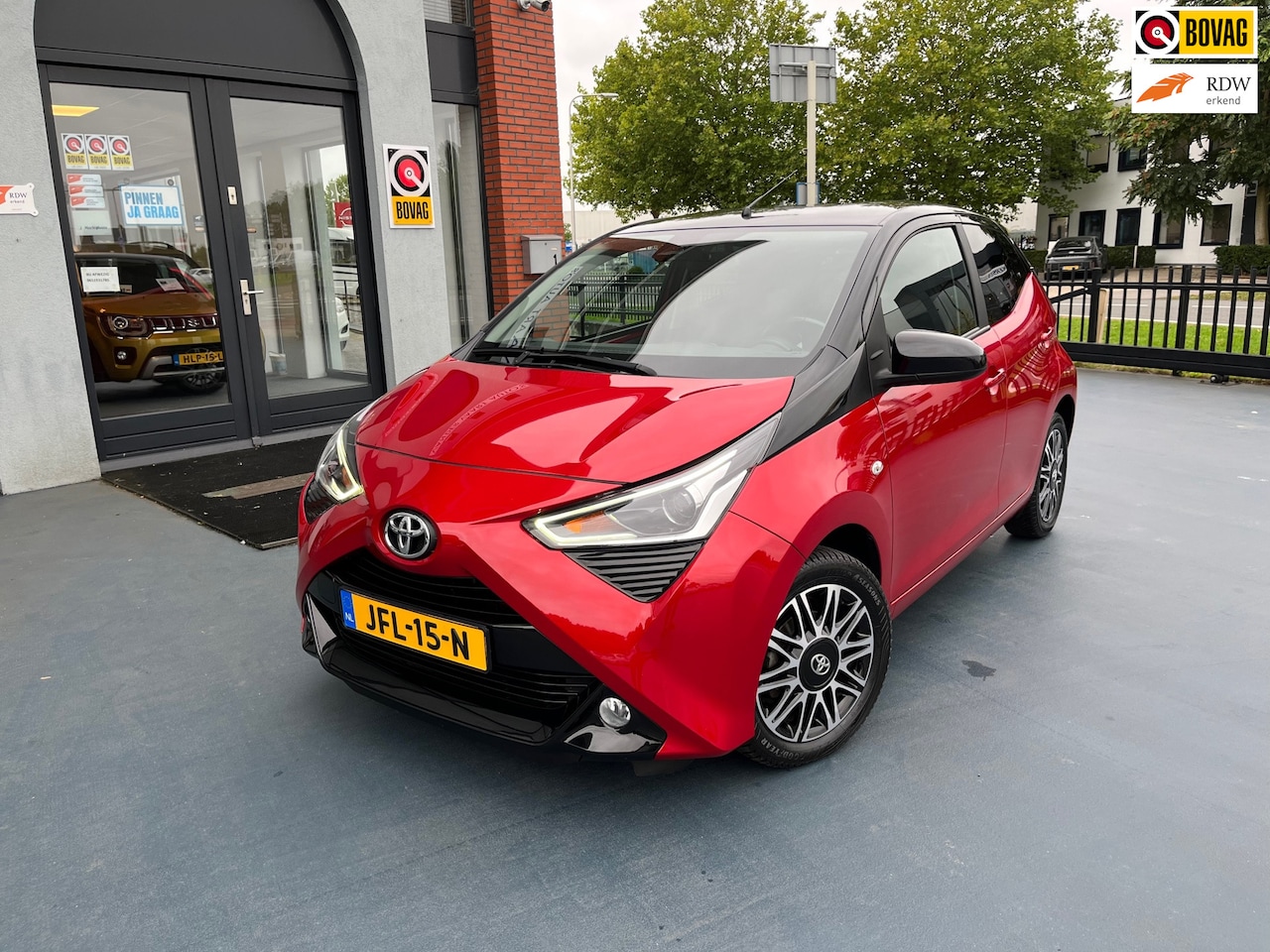 Toyota Aygo - 1.0 VVT-i x-clusiv CLIMA LMV STOELVERWARMING - AutoWereld.nl