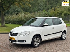 Skoda Fabia - 1.4-16V Tour/AIRCO/CRUISE/NAVI/PARKEERSENS ACHTER/TREKHAAK