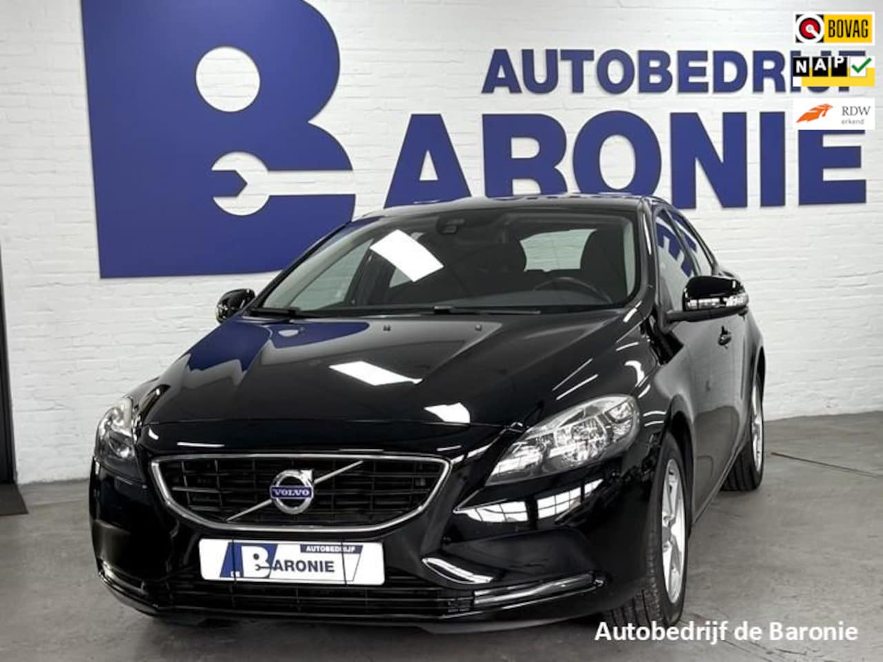 Volvo V40 - 1.6 T3 Momentum 1.6 T3 Momentum, dealer onderhouden - AutoWereld.nl