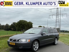 Volvo V70 - 2.5T Edition Classic Leer, Cruise, ECC, Trekhaak, 17" LM