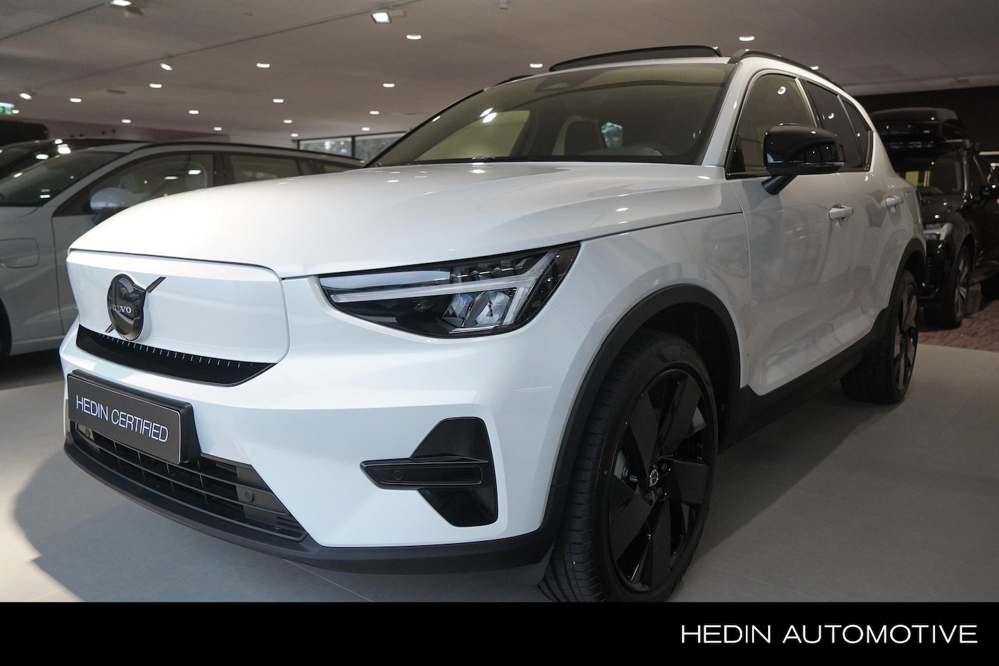 Volvo EX40 - Single Motor Extended Range Plus Black Ed. 82 kWh | Lounge Pack | - AutoWereld.nl