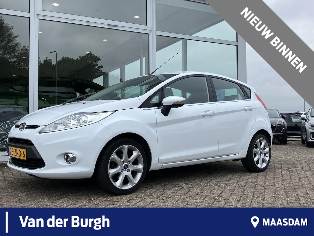 Ford Fiesta - 5-deurs Titanium 1.25i 60pk X-Pack - 1e eigenaar - volledig dealeronderhouden - AutoWereld.nl