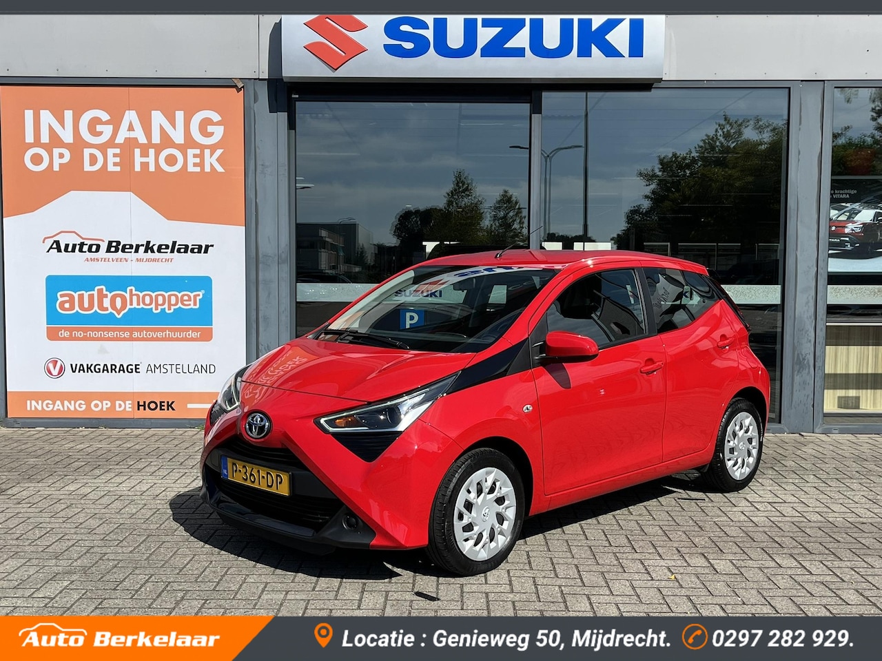 Toyota Aygo - 1.0 VVT-i x-play Automaat | Navigatie via Apple Carplay/ Android Auto | Camera achter | Bl - AutoWereld.nl