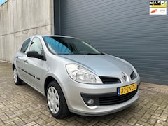 Renault Clio - 1.2i 16V Special Line AIRCO 5DRS 54000KM