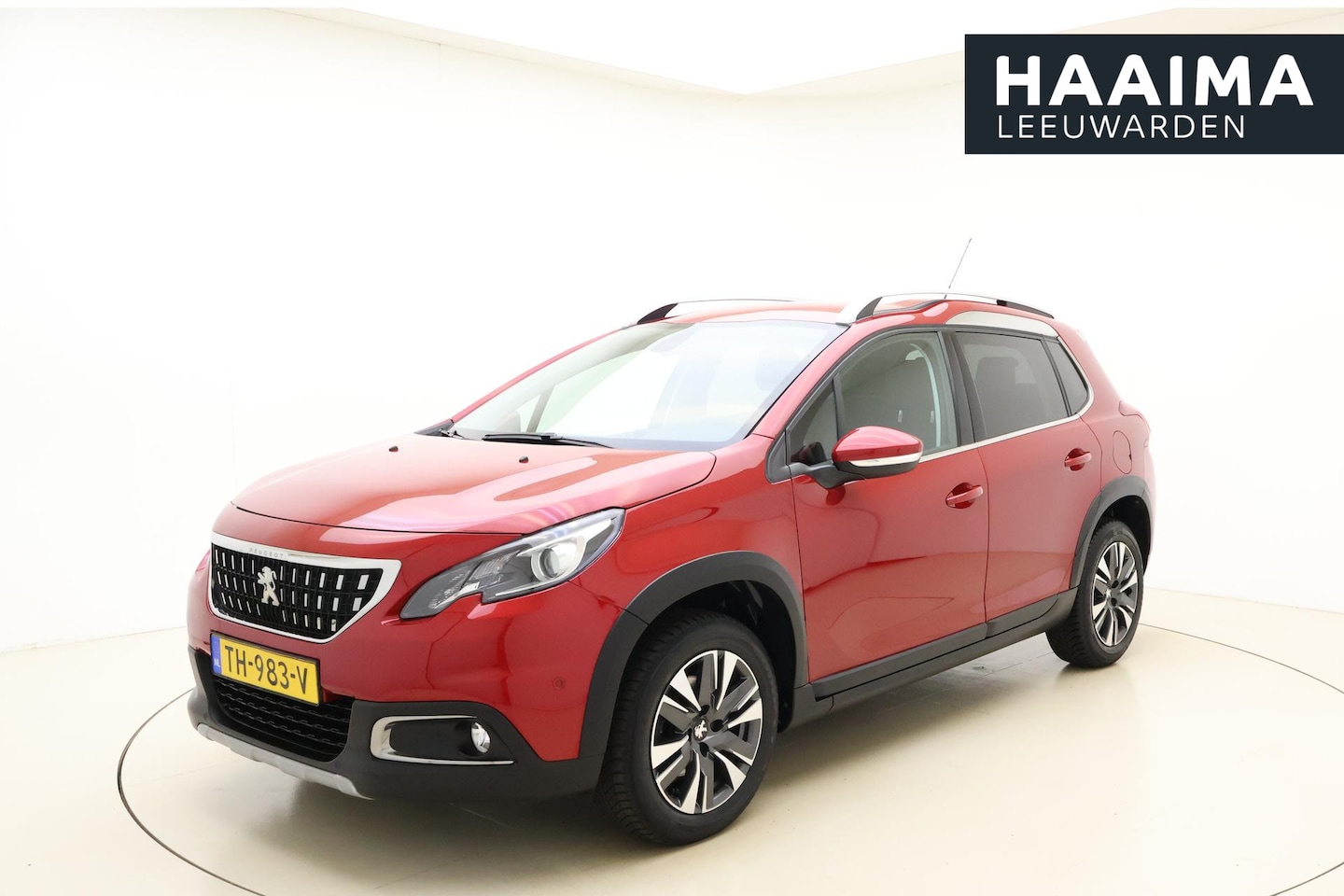 Peugeot 2008 - 1.2 PureTech Allure 110 PK | Automaat | Parkeerhulp met achteruitrijcamera | Getinte achte - AutoWereld.nl