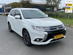 Mitsubishi Outlander - 2.0 PHEV Instyle, Aut, Trekhaak, Stoel-/stuurverw, Leder, Cam, Pdc, Navi, Geen import, Nap
