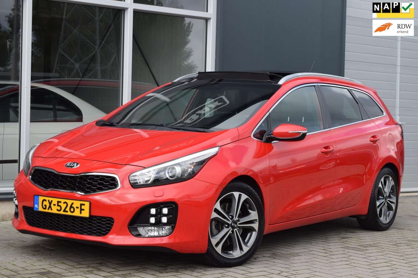 Kia Cee'd Sportswagon - 1.0 T-GDi GT-Line | Pano | Navi | NAP + APK 6-2026 ! - AutoWereld.nl