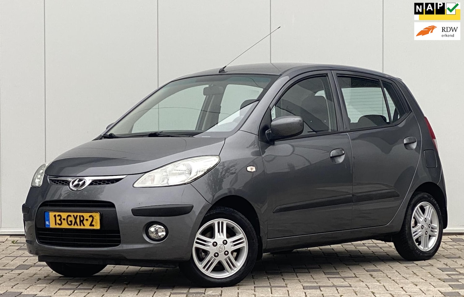 Hyundai i10 - 1.1 i-Catcher 5DEURS AIRCO IN PERFECT STAAT EN PERFECT ONDERHOUDEN - AutoWereld.nl