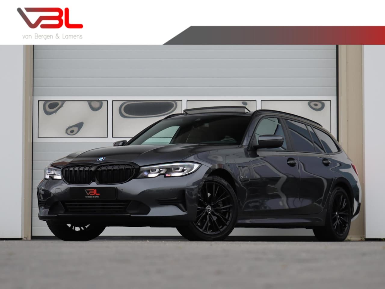 BMW 3-serie Touring - 320e High Executive | Panoramadak - AutoWereld.nl