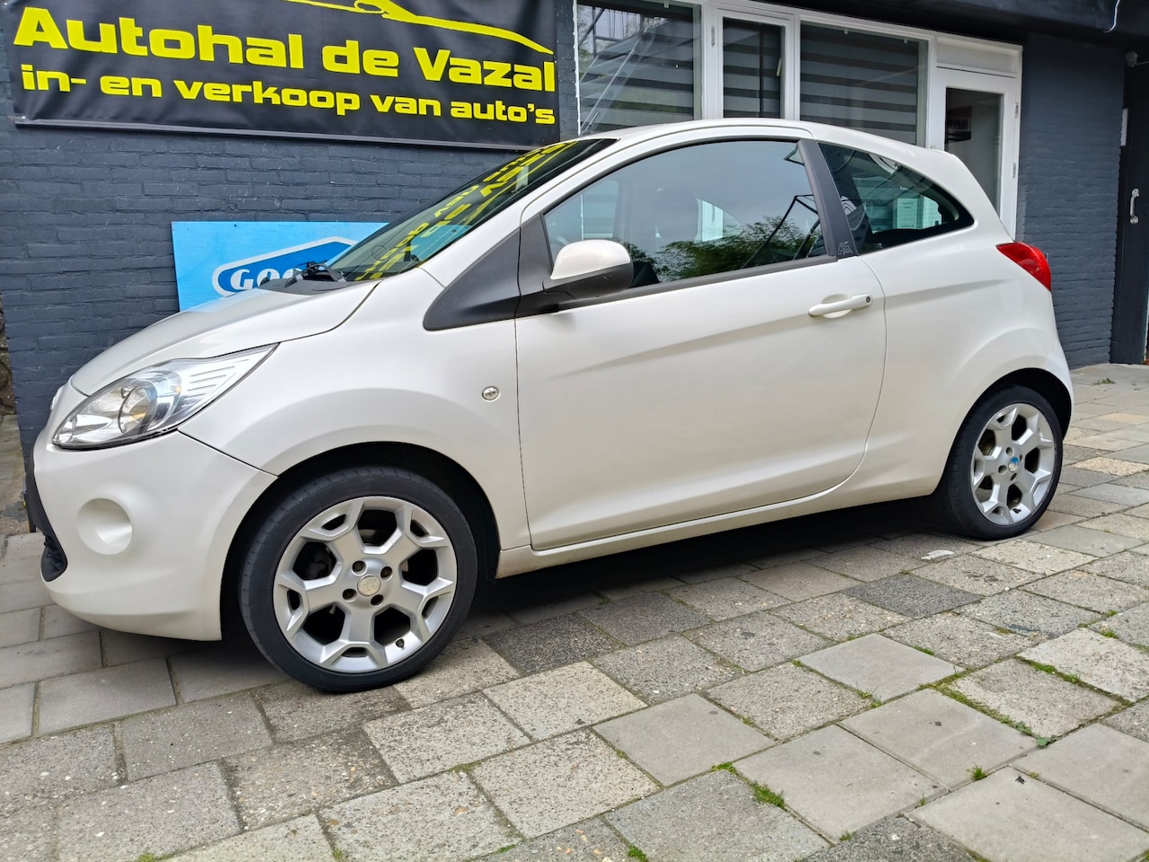Ford Ka - 1.2 Titanium Pearl white APK AIRCO NAP - AutoWereld.nl