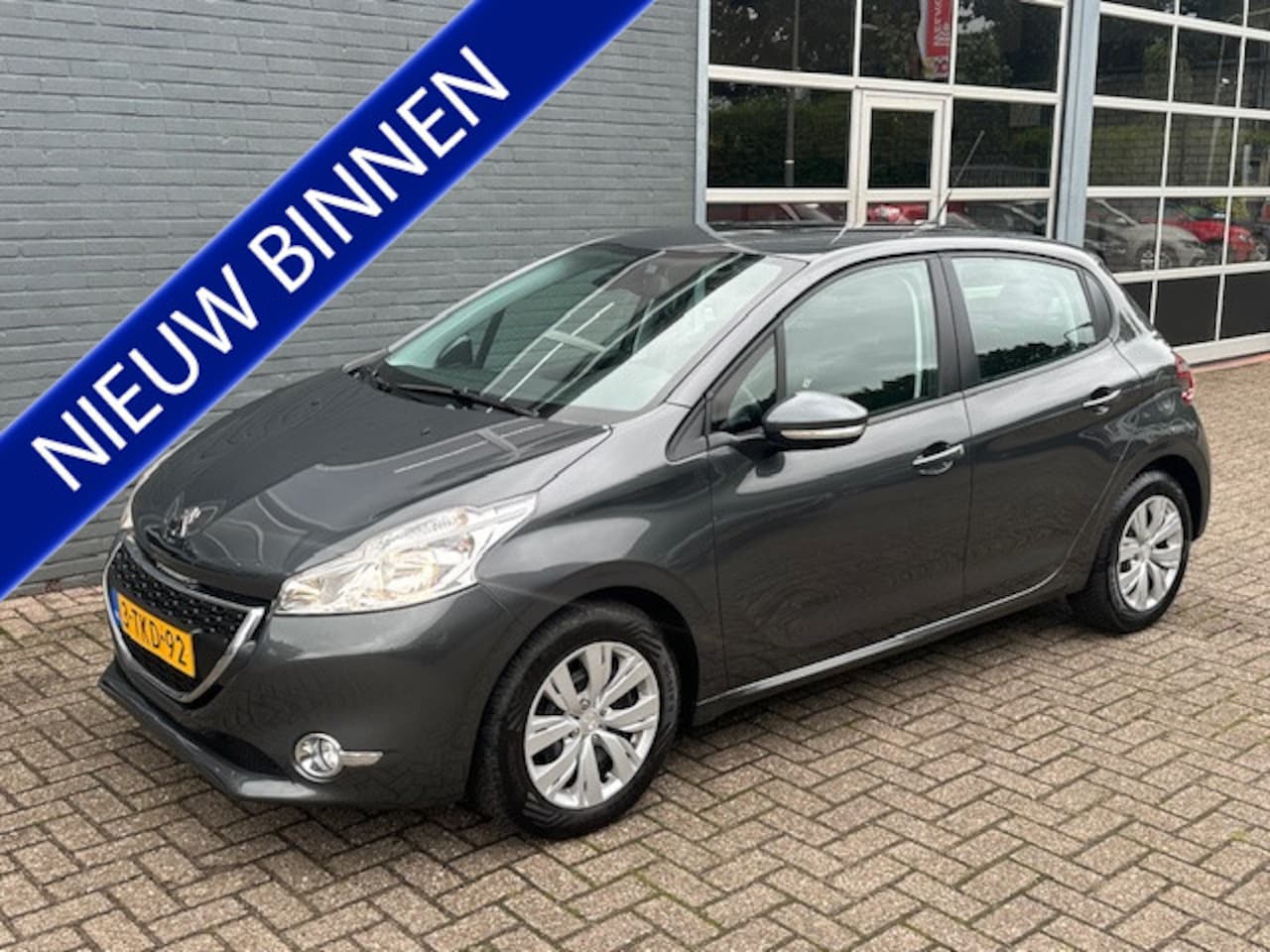 Peugeot 208 - 1.2 Vti Envy 1.2 VTi Envy - AutoWereld.nl