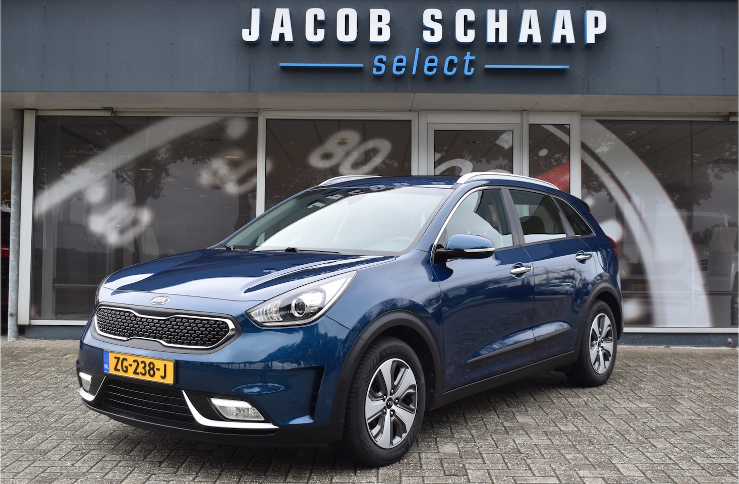Kia Niro - 1.6 GDi Hybrid ExecutiveLine / Navigatie / Camera / 18" LM / Carplay / Adap. Cruise / Trek - AutoWereld.nl
