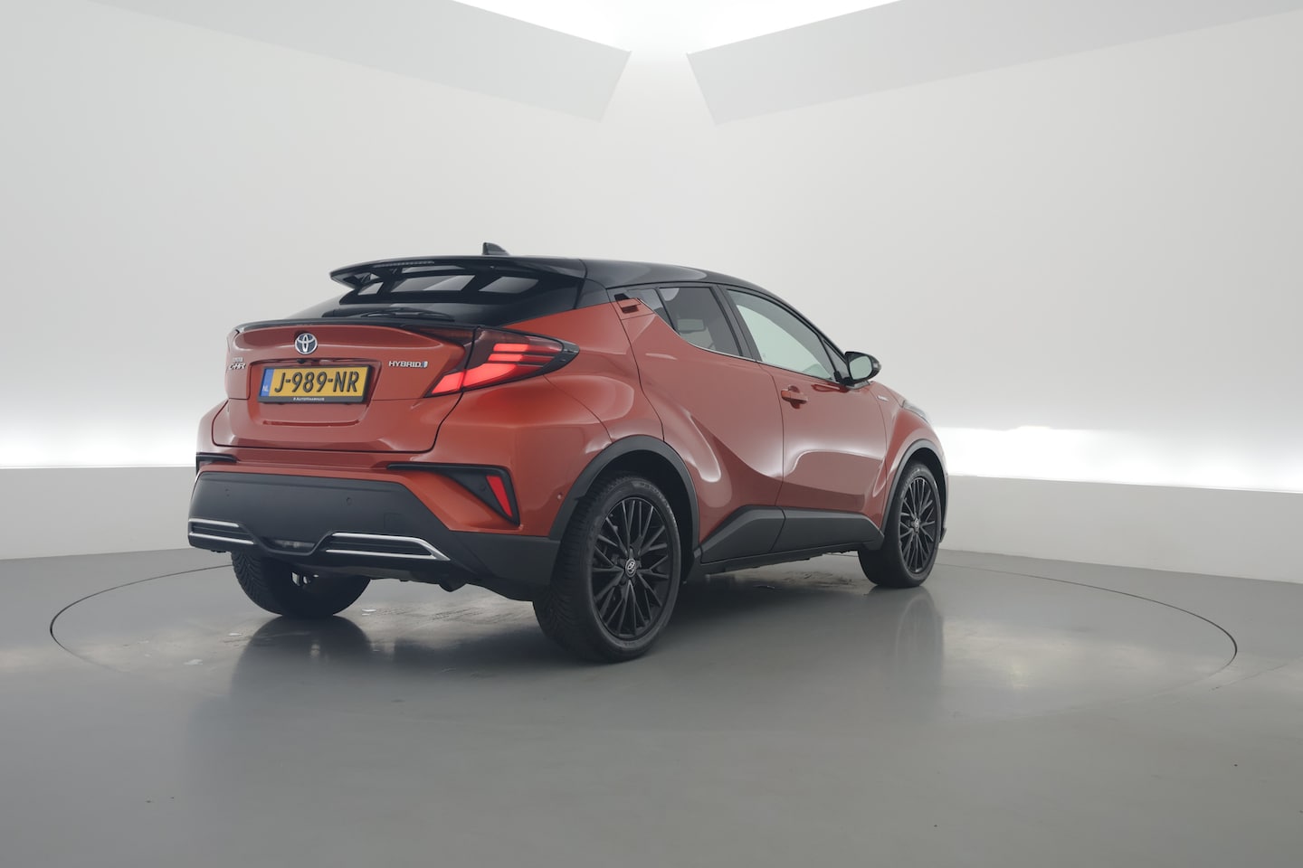 Toyota C-HR - 2.0 Hybrid Launch Edition | Navi | Camera | JBL | Adapt. Cruise | Stoelverw. | CarPlay - AutoWereld.nl