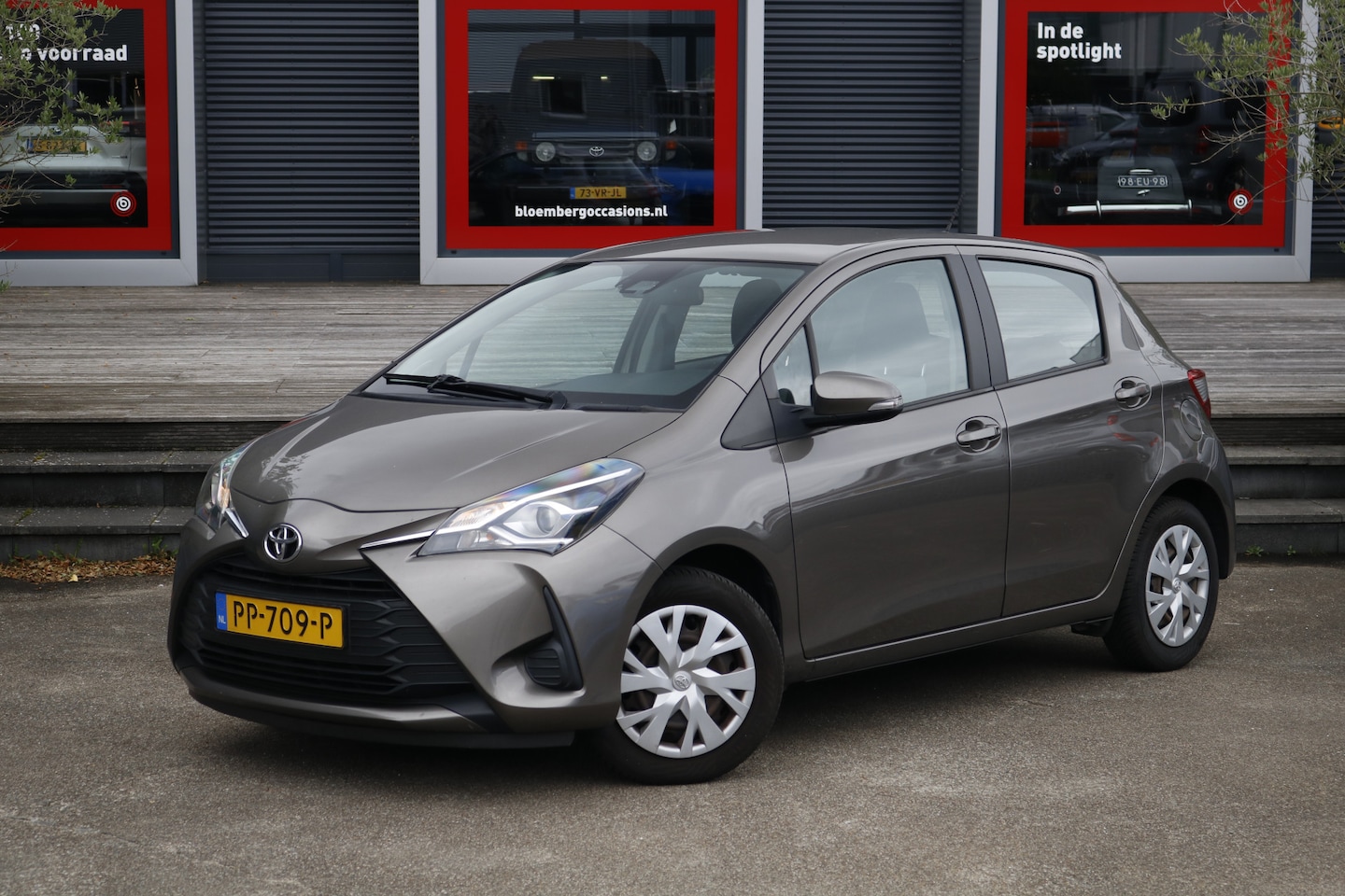 Toyota Yaris - 1.0 VVT-i Aspiration 1.0 VVT-i Aspiration - AutoWereld.nl