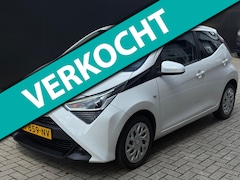 Toyota Aygo - 1.0 VVT-i x-play limited NAVI CAMERA NAP BOEKJES