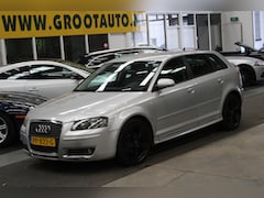 Audi A3 Sportback - 1.6 FSI Attraction Airco, Navigatie, Stuurbekrachtiging
