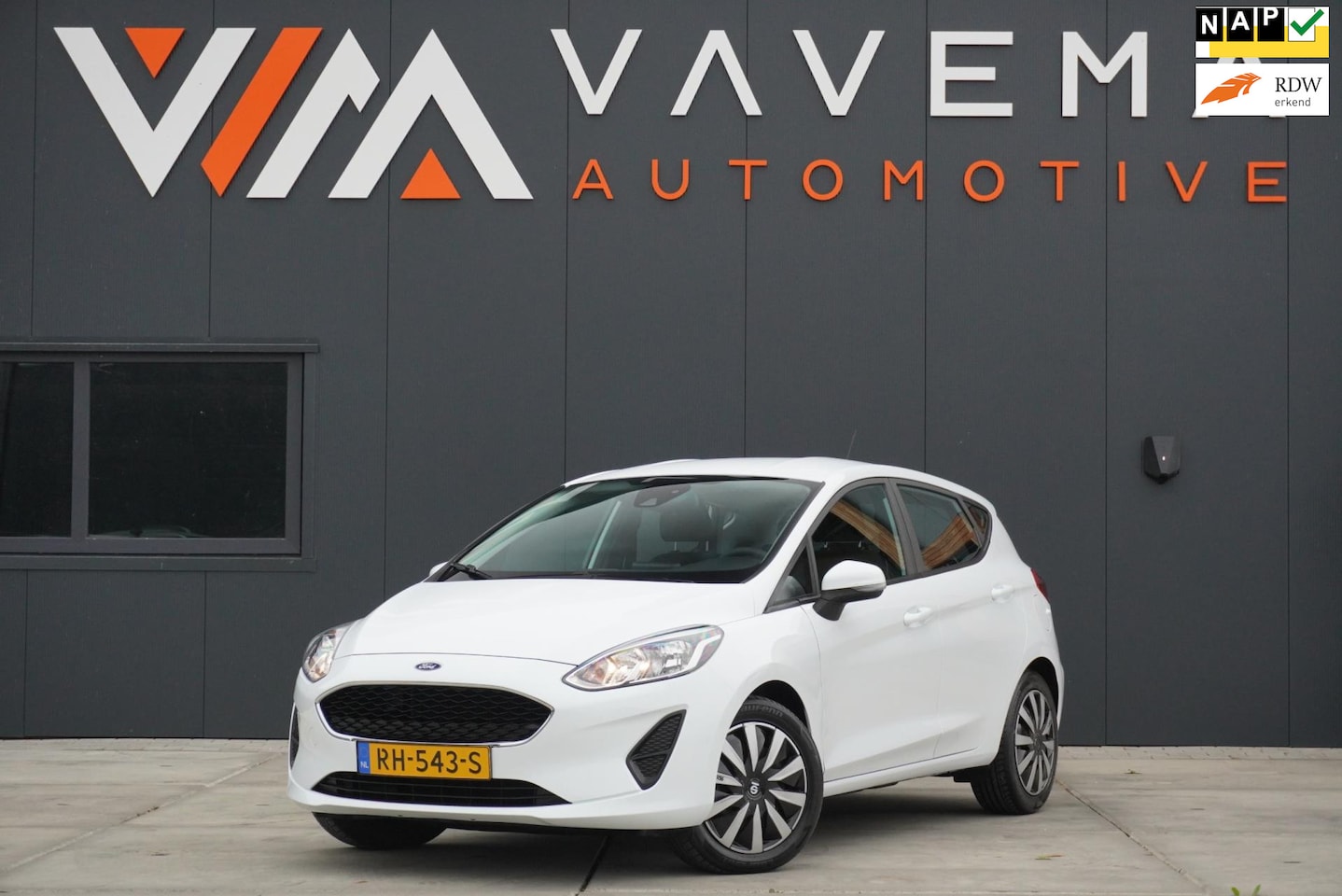 Ford Fiesta - 1.1 Trend 2017 Airco Carplay Sync 5 Deurs Lane assist Stuurbediening - AutoWereld.nl