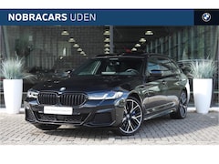 BMW 5-serie Touring - 530i xDrive High Executive M Sport Automaat / Panoramadak / Trekhaak / Achteruitrijcamera