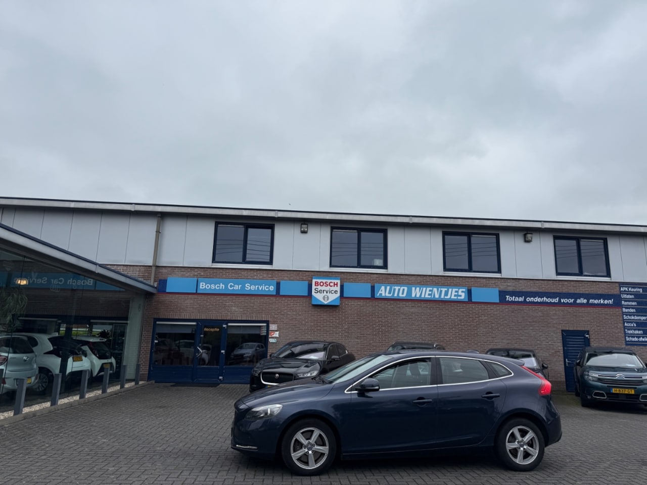 Volvo V40 - 2.0 D4 140kw | Momentum Business | Navi - AutoWereld.nl