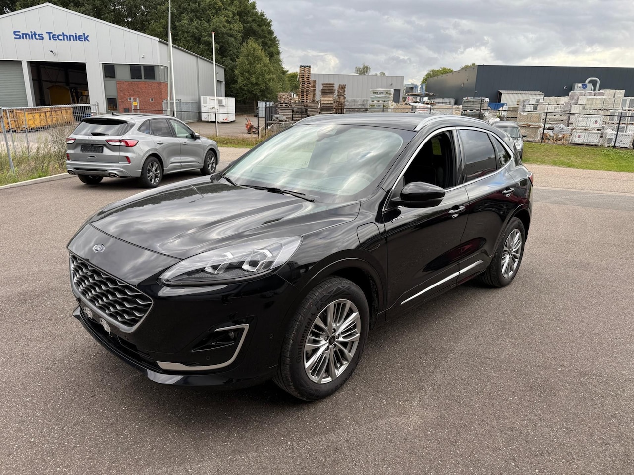 Ford Kuga - 2.5 PHEV 225pk Vignale Trekhaak, Navi, B&O, HUD, BLIS, Winter pack etc. etc. - AutoWereld.nl