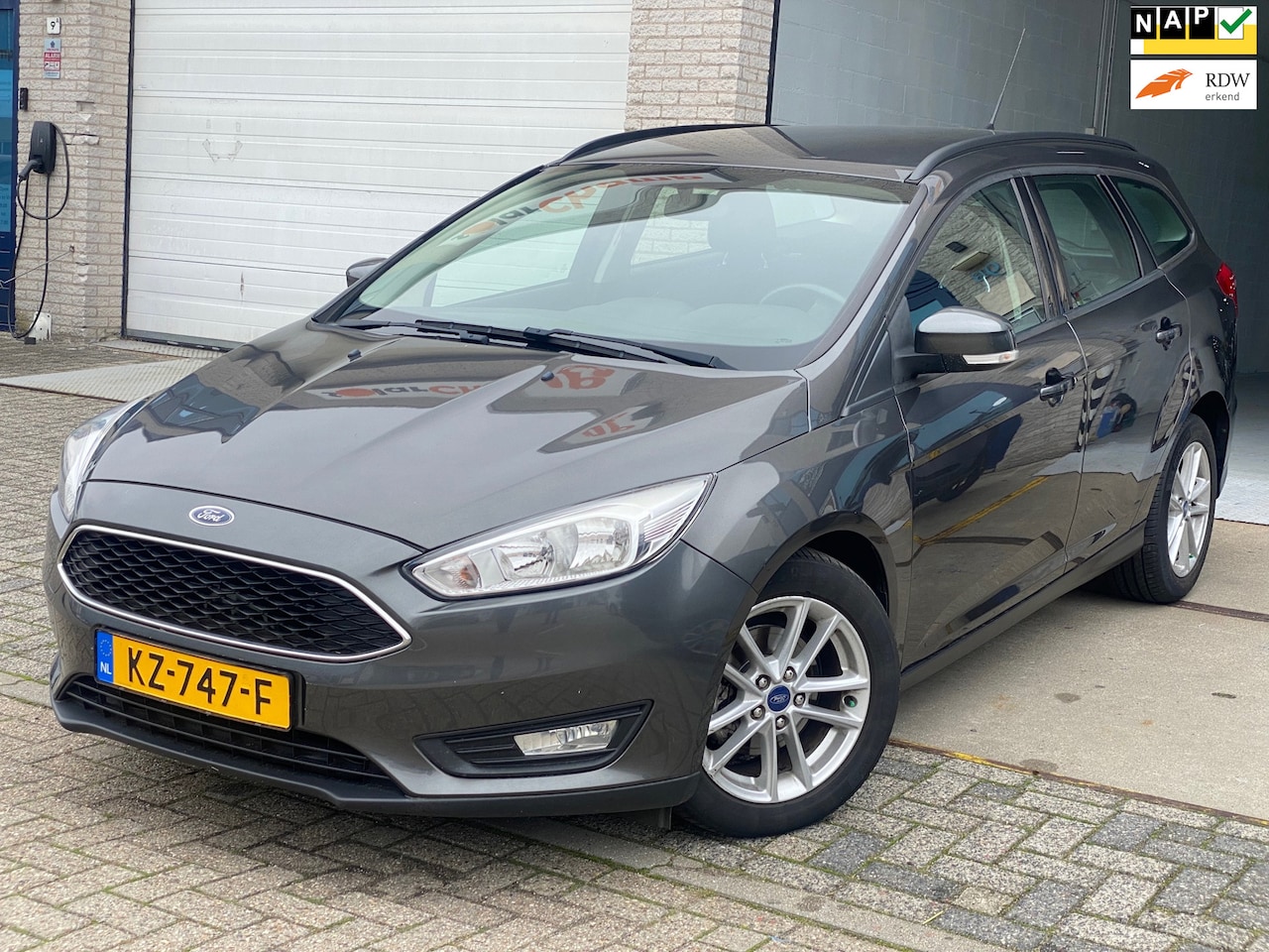 Ford Focus Wagon - 1.0 Trend Ecoboost/ AUTOMAAT/ nap/ 1jaar apk/ volle opties, zeer nette auto - AutoWereld.nl