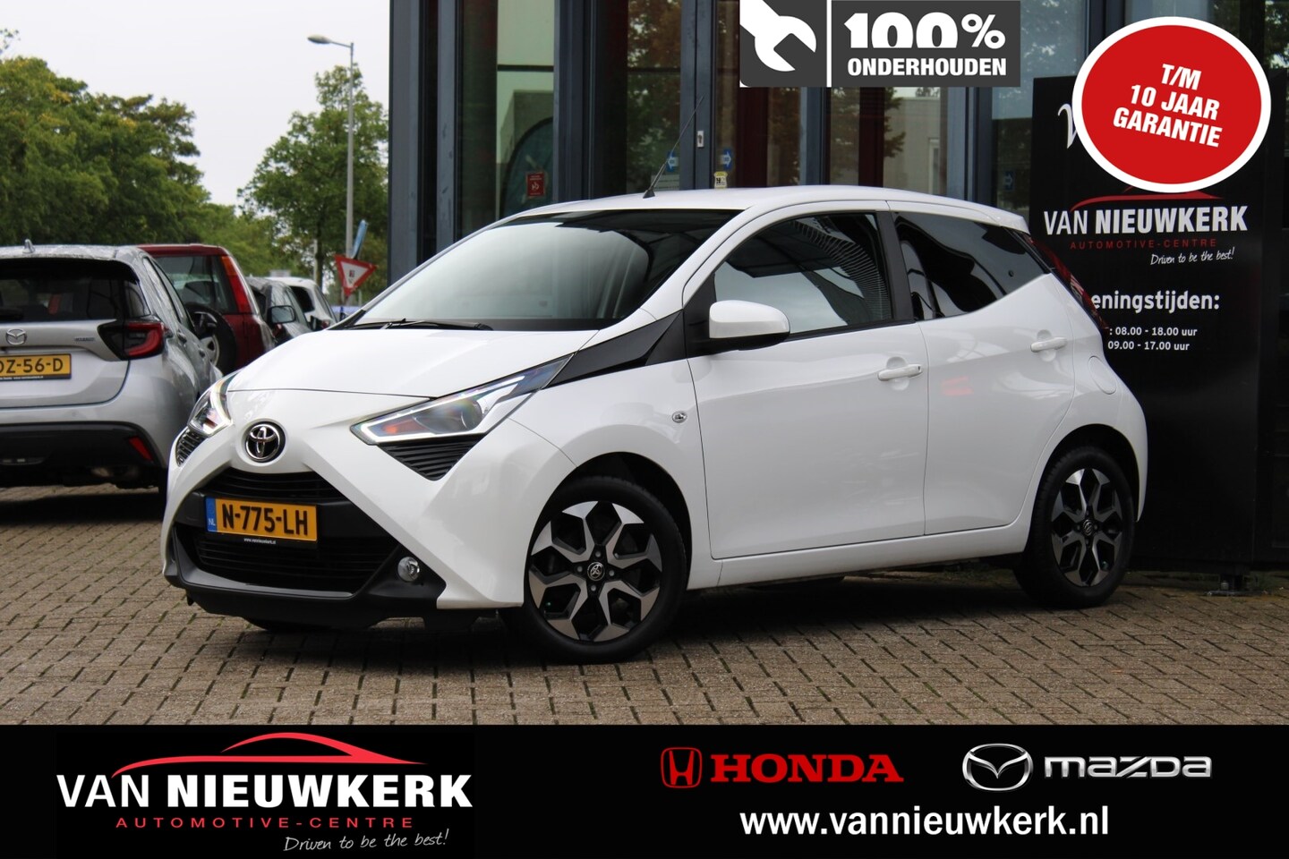 Toyota Aygo - 1.0 VVT-i 72pk x-joy Apple Carplay&Android Cruise Control Camera Dealer Onderhouden! - AutoWereld.nl