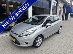 Ford Fiesta - 1.25 Ghia 5-DEURS/AIRCO/L.M VELGEN