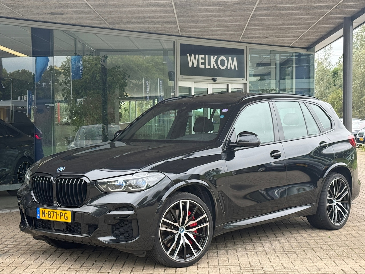 BMW X5 - XDrive45e M-Sport Laser|HuD|22''|Dealer Onderhouden - AutoWereld.nl