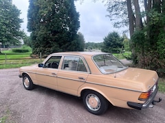Mercedes-Benz 200-280 (W123) - 250