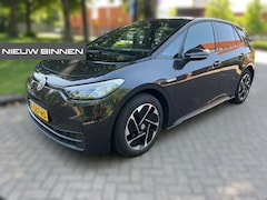 Volkswagen ID.3 - Life 58 kWh | Stoelverwarming | Cruise Control | Navigatie | Standkachel | Keyless | Parke